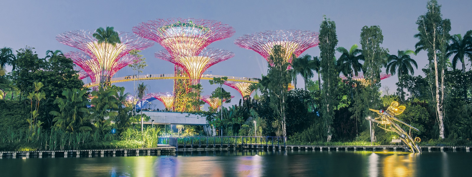 Singapore 523412251 1600x600
