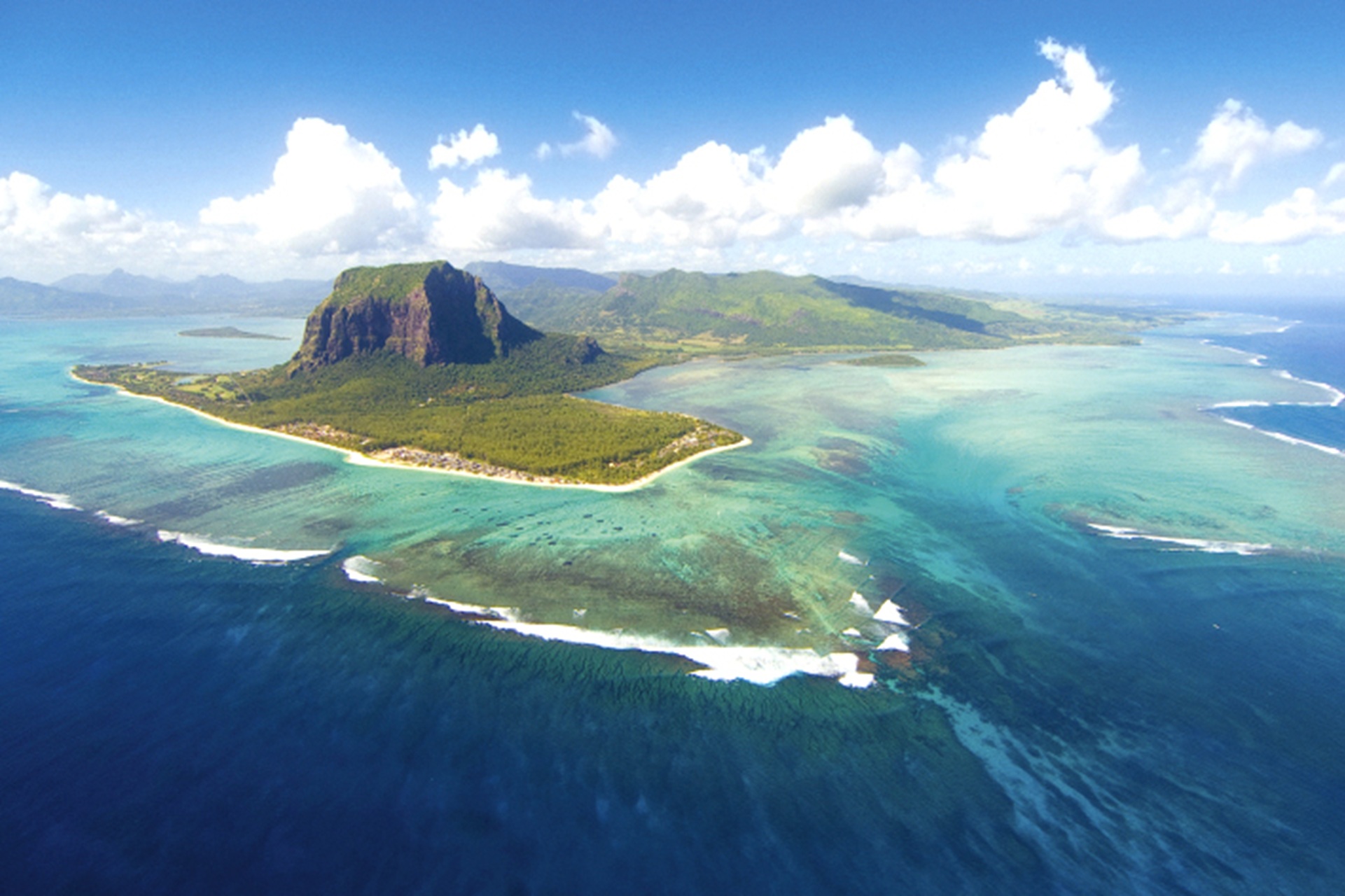 Z Mauritius 134215790 RGB 1920x1280