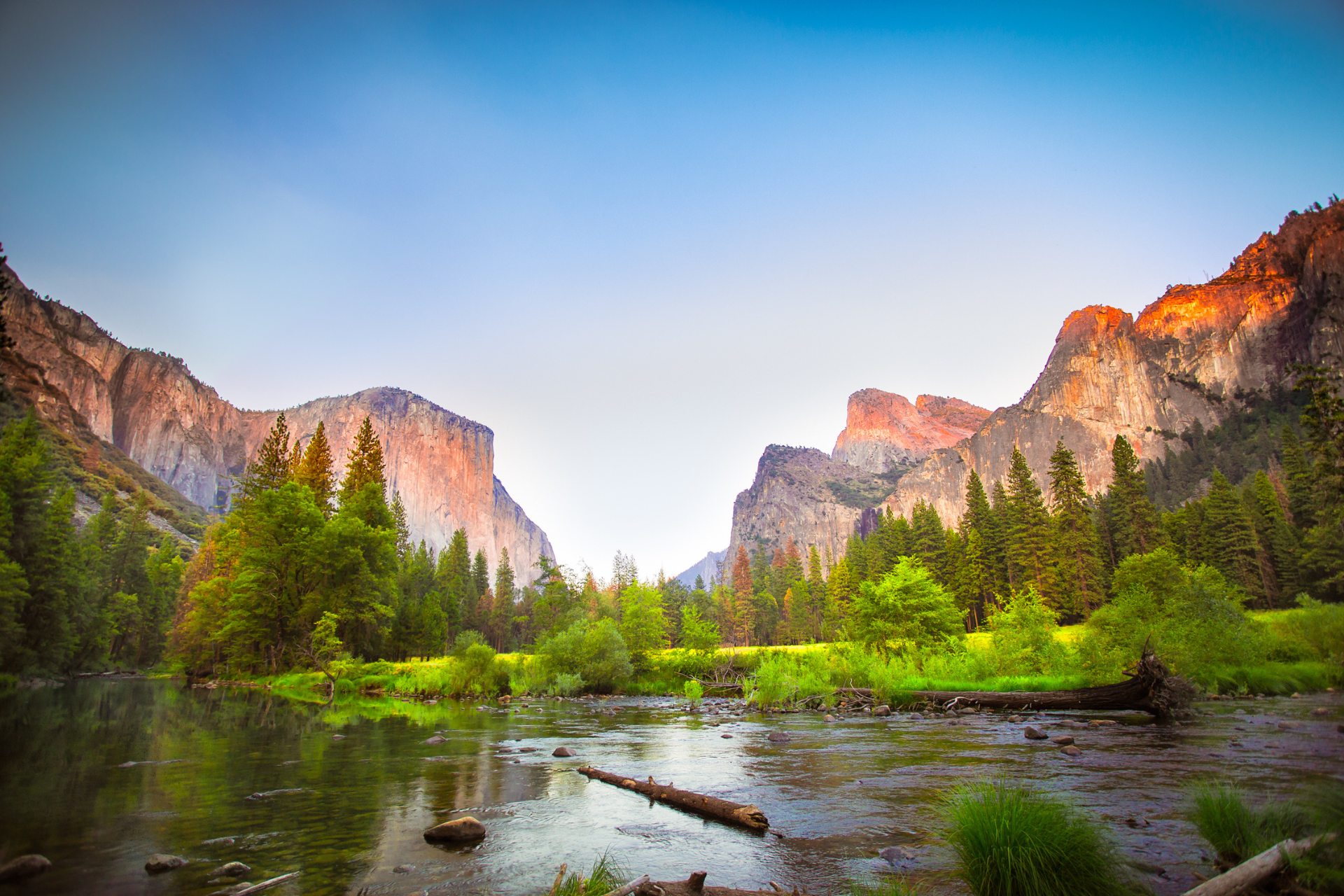 A scenic image of Yosemite National Park